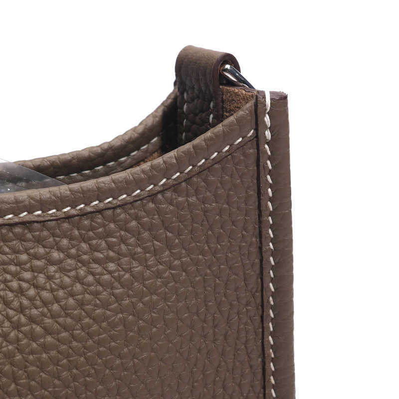 Designer Bag Bags Tote h 2023 High Leather Women's Mini Bucket Cowhide Togo Litchi Single Shoulder Messenger Evelynbag 17cm Vwue With 2XXA
Designer Bag Bags Tote h 2023 High Leather Women's Mini Bucket Cowhide Togo Litchi Single Shoulder Messenger Evelynbag 17cm Vwue With 2XXA