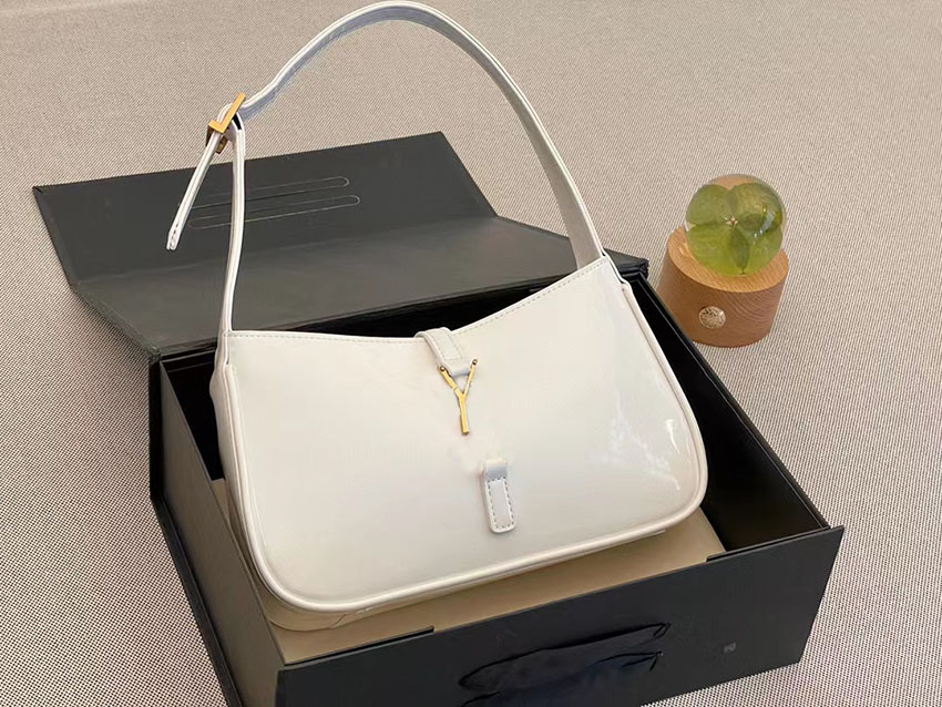 Classic Armpit Bag Leather Shoulder Bag Luxury Crossbody Designer Handbag Card Holder hobo bags Women, Khaki suede+lamb wool
Classic Armpit Bag Leather Shoulder Bag Luxury Crossbody Designer Handbag Card Holder hobo bags Women, Khaki suede+lamb wool