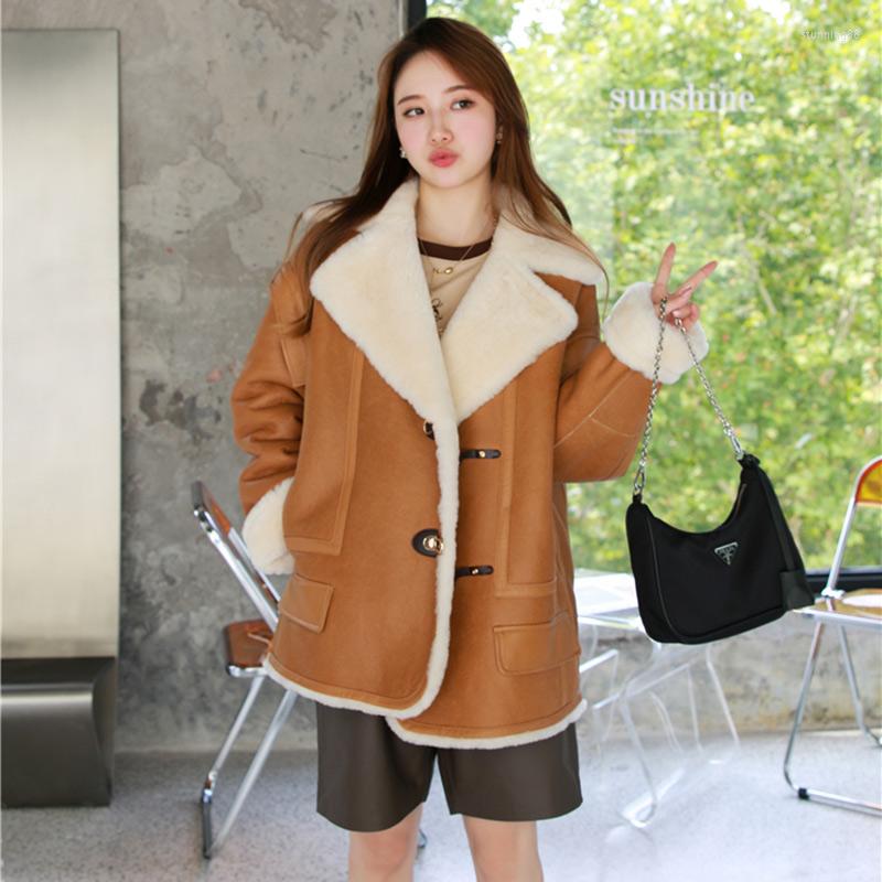 Women's Leather Lady Fashion Shearing Fur Jackets Genuine Sheepskin Coats Lamb Lining Warm 2022 Winter Outerwear Streetwear MH3640L, Beige
Women's Leather Lady Fashion Shearing Fur Jackets Genuine Sheepskin Coats Lamb Lining Warm 2022 Winter Outerwear Streetwear MH3640L, Beige