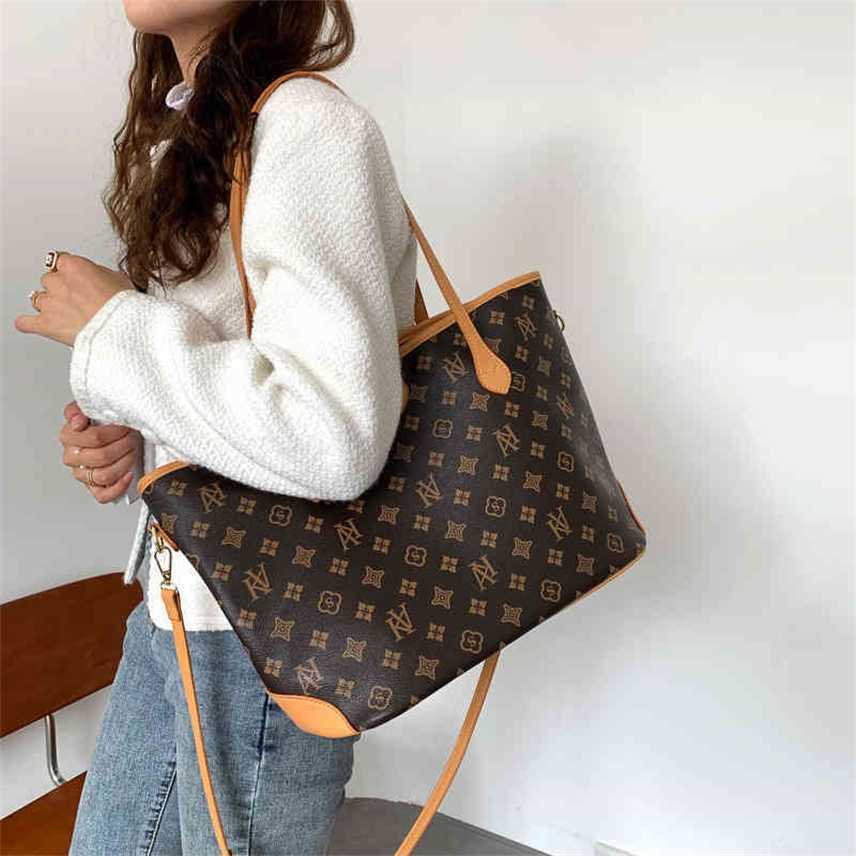 Large capacity shoulder bag women's autumn and winter new flower shopping portable Tote Bag commuter messenger Handbags Design deals, Dark brown small
Large capacity shoulder bag women's autumn and winter new flower shopping portable Tote Bag commuter messenger Handbags Design deals, Dark brown small