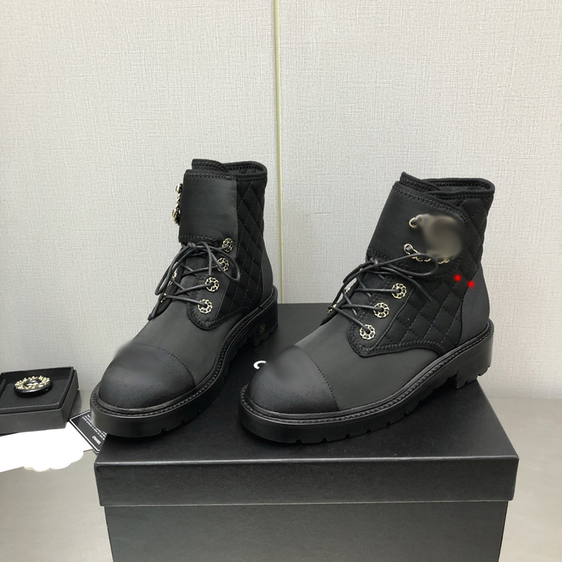 Designer Boots Classic Non-Slip Rois Martin Shoes Nylon Military Desert Combat Short Booties Leather Lining Removable Pouch for Women Outdoor With Box -K0034, Picture color
Designer Boots Classic Non-Slip Rois Martin Shoes Nylon Military Desert Combat Short Booties Leather Lining Removable Pouch for Women Outdoor With Box -K0034, Picture color