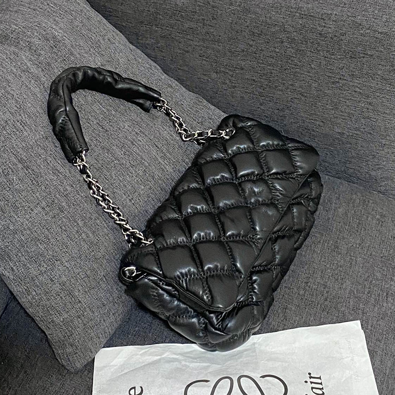 French Womens Designer Clasic Puff Underarm Quilted Bags Vinatge Aged Silver Chain Shoulder Large Capacity Outdoor Sacoche Luxury Handbags For Fall Winter 26CM, Box
French Womens Designer Clasic Puff Underarm Quilted Bags Vinatge Aged Silver Chain Shoulder Large Capacity Outdoor Sacoche Luxury Handbags For Fall Winter 26CM, Box