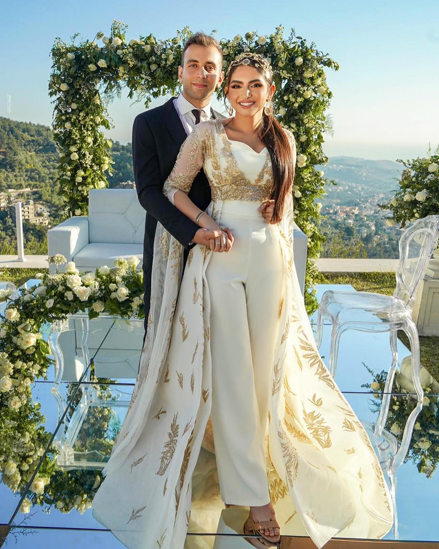 Sparkly Overskirt Wedding Dresses With Pants Bridal Gowns Long Sleeves Jumpsuits Sweetheart Neckline Sequined Satin Arabic Vestido De Novia Wly935