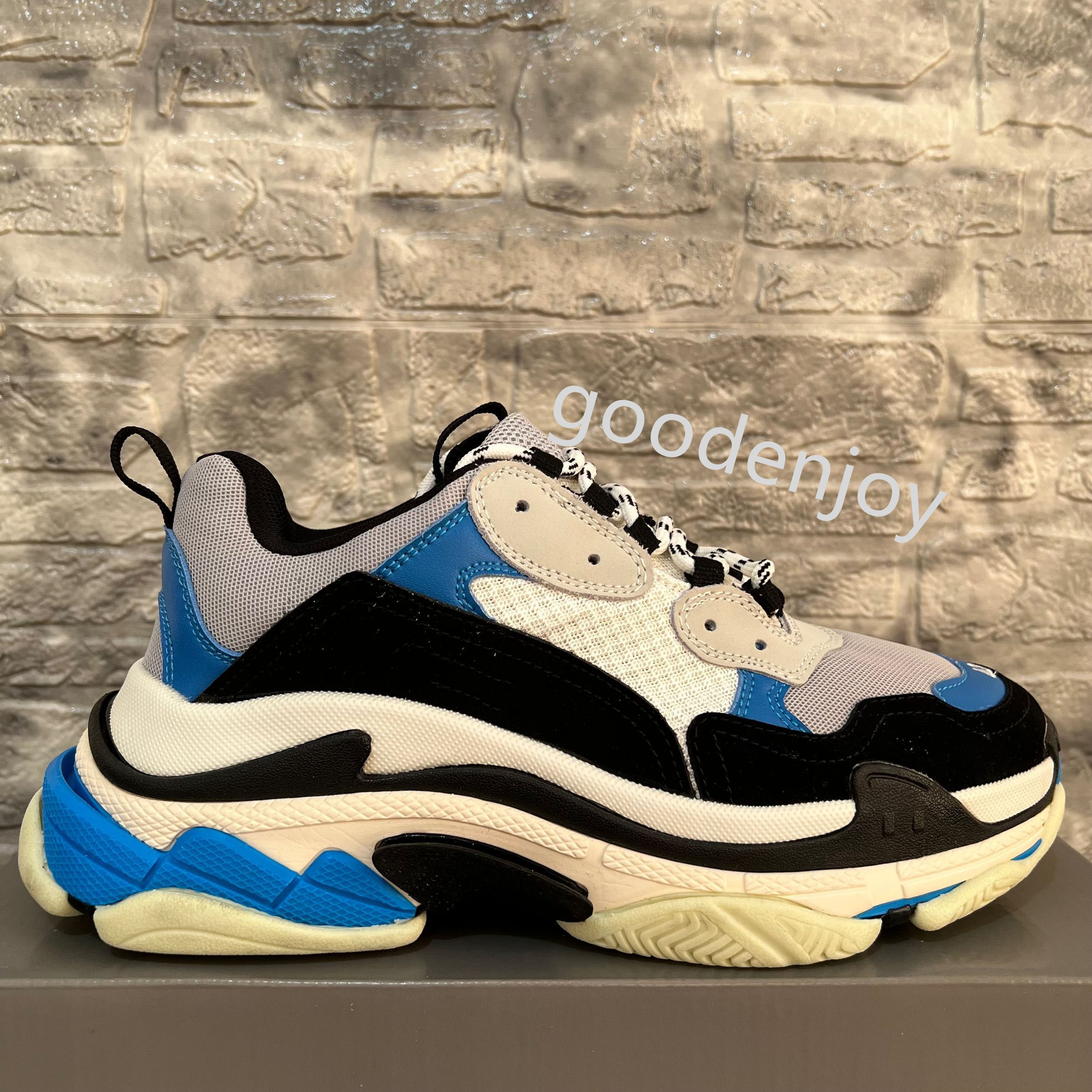 2022 Paris Crystal Bottom Triple S Casual Shoes Dad Platform Sneakers For Men Women Vintage Old Grandpa Trainer EUR 36-45, Colour-36
2022 Paris Crystal Bottom Triple S Casual Shoes Dad Platform Sneakers For Men Women Vintage Old Grandpa Trainer EUR 36-45, Colour-36