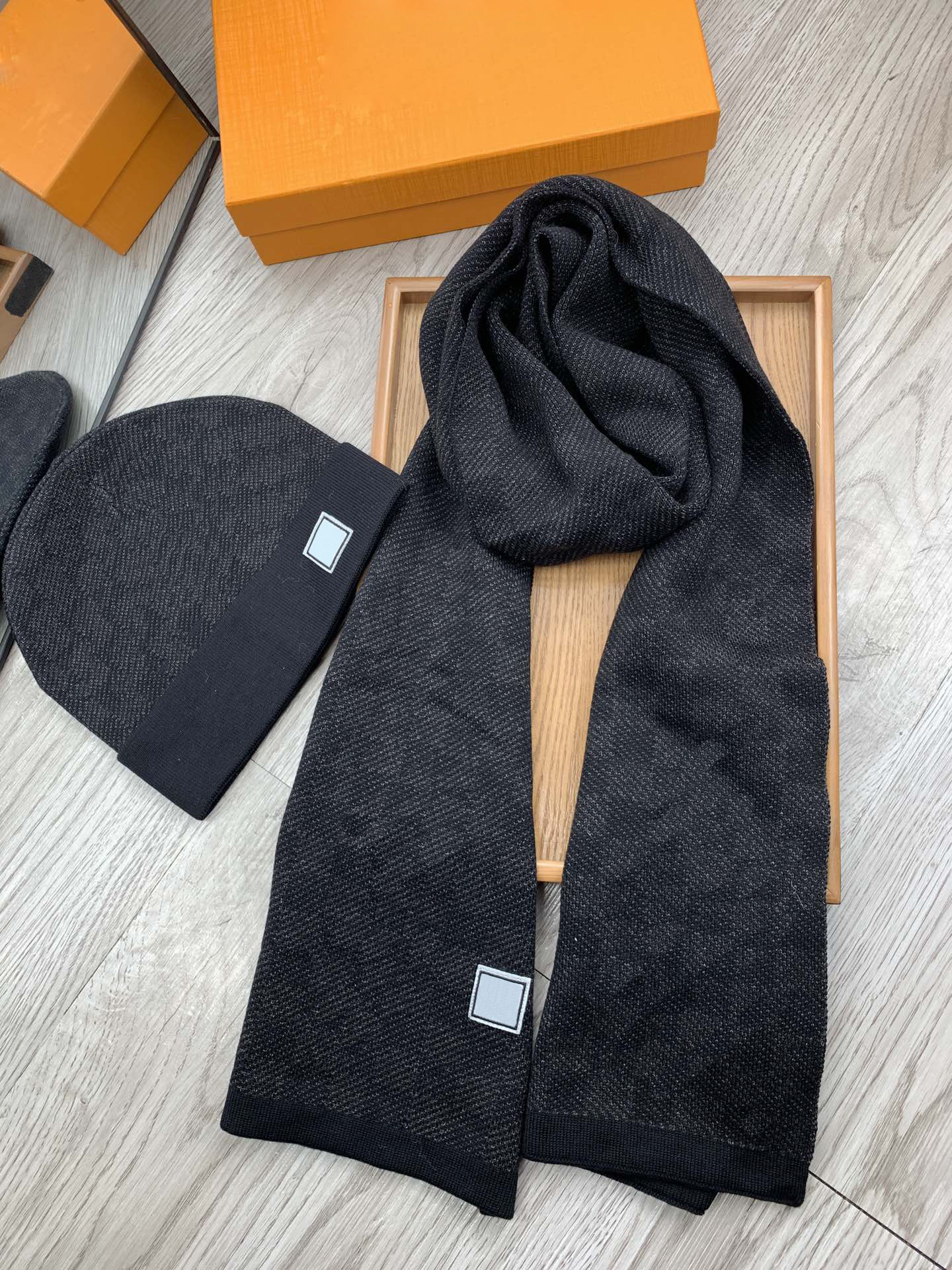 Stylish Women Men Cashmere Scarf Hat Set Letter Printed Scarves Soft Touch Warm Wraps With Tags Autumn Winter Long Shawls
Stylish Women Men Cashmere Scarf Hat Set Letter Printed Scarves Soft Touch Warm Wraps With Tags Autumn Winter Long Shawls