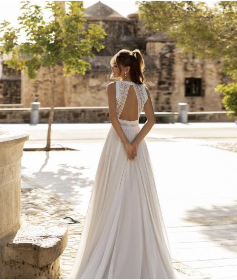 Halter Wedding Dress Boho Sleeveless Tulle A-Line Robe De Mariee For Women Bridal Gowns Court Train White Pleat Lace Appliques