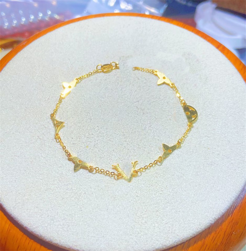 Fashion bracelets designer for women chain love braceletes Jewelry pulsera wedding party luxurious classic letters diamond plated gold bracelet
Fashion bracelets designer for women chain love braceletes Jewelry pulsera wedding party luxurious classic letters diamond plated gold bracelet