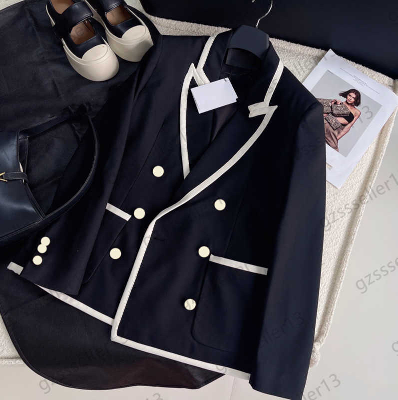 Fashion Womens Jacket Back Letter Logo Hot Drill Decoration Lapel Suit Coats Double Row Button Design Ribbon Serging Pocket Outerwear Women Wear 1970
Fashion Womens Jacket Back Letter Logo Hot Drill Decoration Lapel Suit Coats Double Row Button Design Ribbon Serging Pocket Outerwear Women Wear 1970