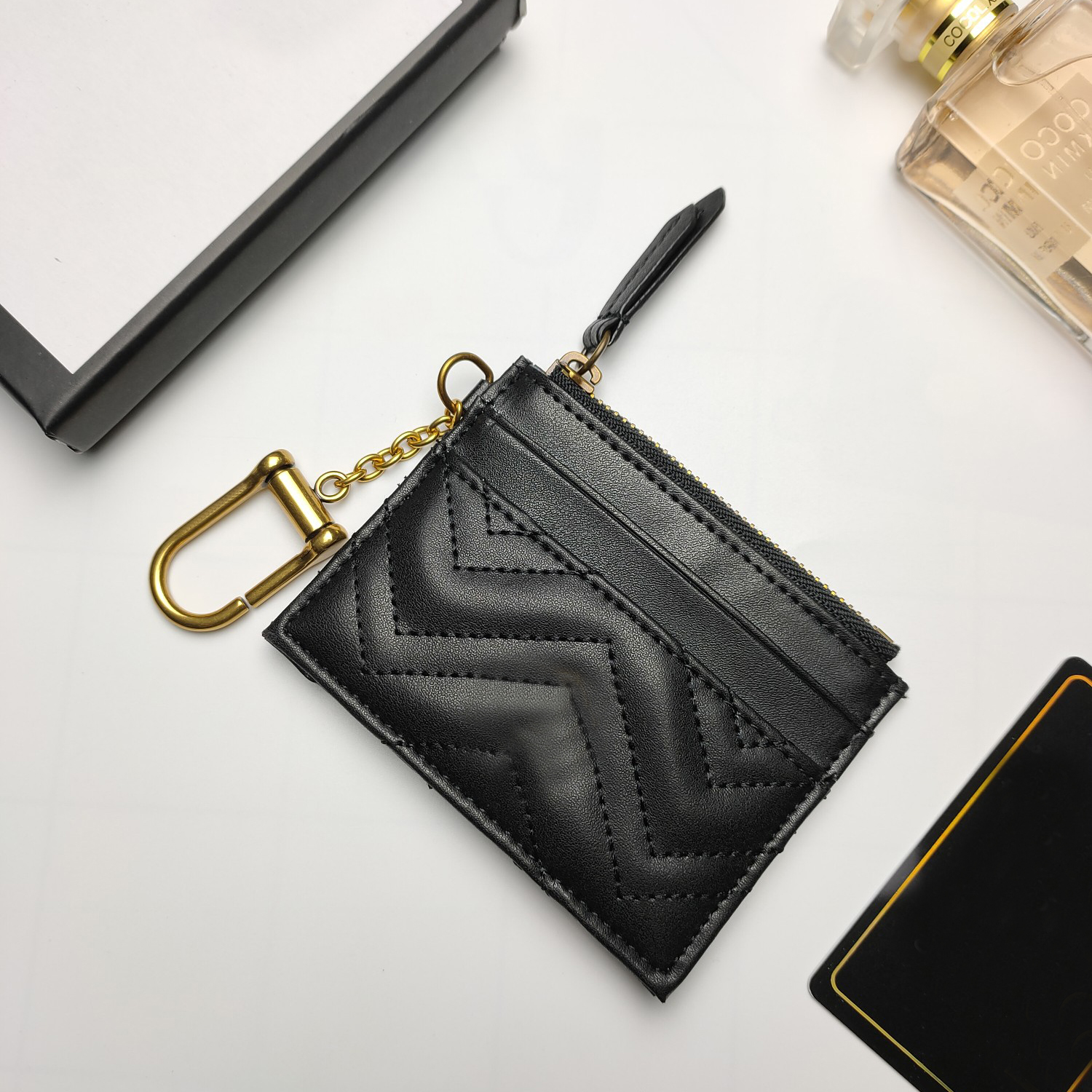Unisex Designer Key Pouch Wallet Wholesale Fashion Multifunction Key Chain Zipper Coin Purse keyrings Mini Wallets Credit Card Holder 5 colors keychain with box, Red
Unisex Designer Key Pouch Wallet Wholesale Fashion Multifunction Key Chain Zipper Coin Purse keyrings Mini Wallets Credit Card Holder 5 colors keychain with box, Red