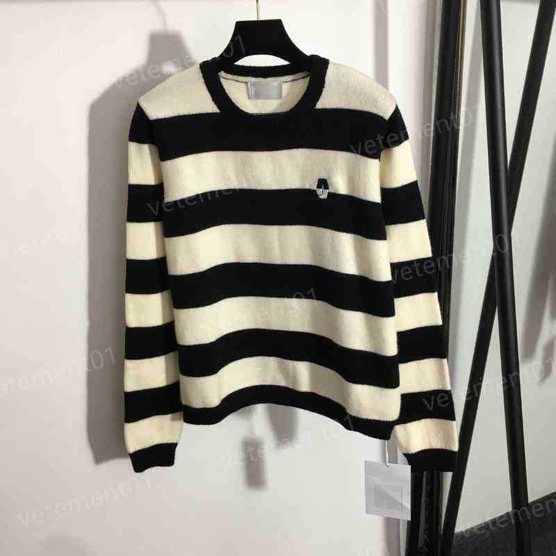 Luxury Womens Sweaters Fashion Brand Logo Embroidery Stitching Round Neck Long Sleeve Knitted Sweater Designer Hoodies Women Clothing
Luxury Womens Sweaters Fashion Brand Logo Embroidery Stitching Round Neck Long Sleeve Knitted Sweater Designer Hoodies Women Clothing