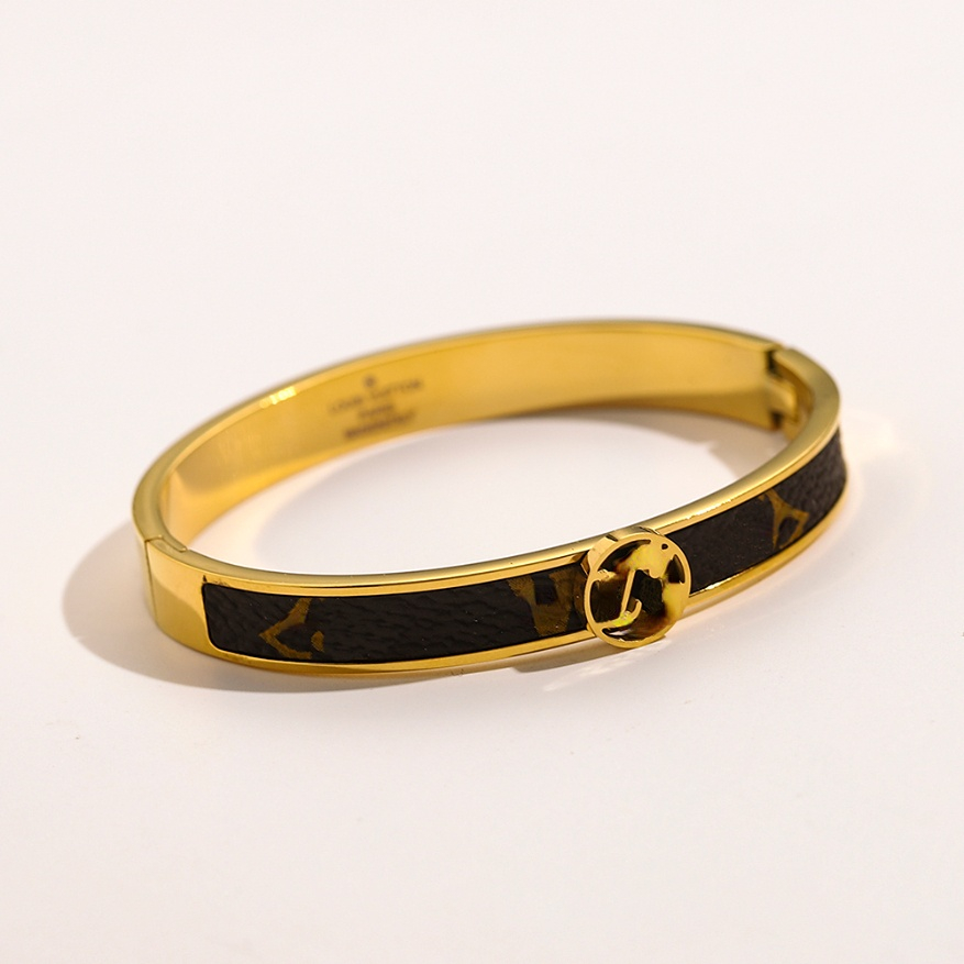 Designers Bracelets Women Bangle Luxury Designer Black Letter Jewelry Wispy Bracelet Plated Stainless steel Love Gift Bangles Mens ZG1728
Designers Bracelets Women Bangle Luxury Designer Black Letter Jewelry Wispy Bracelet Plated Stainless steel Love Gift Bangles Mens ZG1728