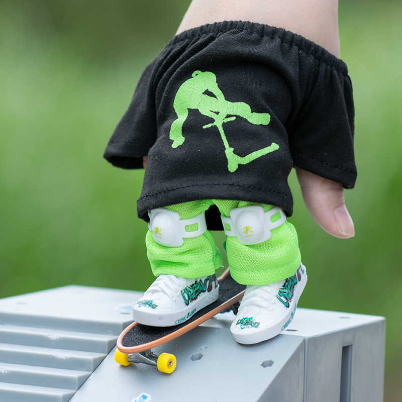 Finger SkateBoard Scooter With Pants Shoes And Tools Mini Toy Sets For Gift
