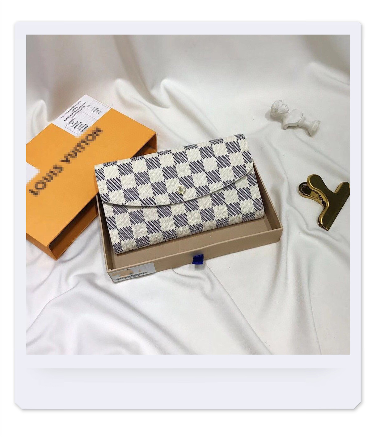 YSLity louiseity LVs Viutonity GGs Emilie Wallet Luxury Designers Flap Button Women Long Wallets Brand Zipper Coin Purse Card Holder Clutch With Box
YSLity louiseity LVs Viutonity GGs Emilie Wallet Luxury Designers Flap Button Women Long Wallets Brand Zipper Coin Purse Card Holder Clutch With Box