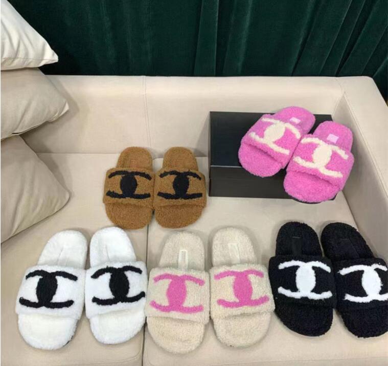 Luxury Slippers Designer Slides Sandal Trendy All-Match Slipper Autumn Winter Flat Bottom Wool Lamb Hair Letters Outer Wear Fashionable Furry 65
Luxury Slippers Designer Slides Sandal Trendy All-Match Slipper Autumn Winter Flat Bottom Wool Lamb Hair Letters Outer Wear Fashionable Furry 65