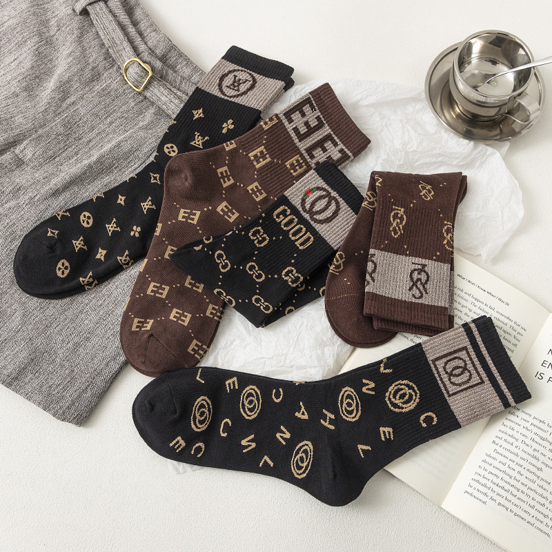 Designer Men's and Women's Socks Luxury sport mid-tube socks Winter monogram printed sock embroidered cotton men
Designer Men's and Women's Socks Luxury sport mid-tube socks Winter monogram printed sock embroidered cotton men