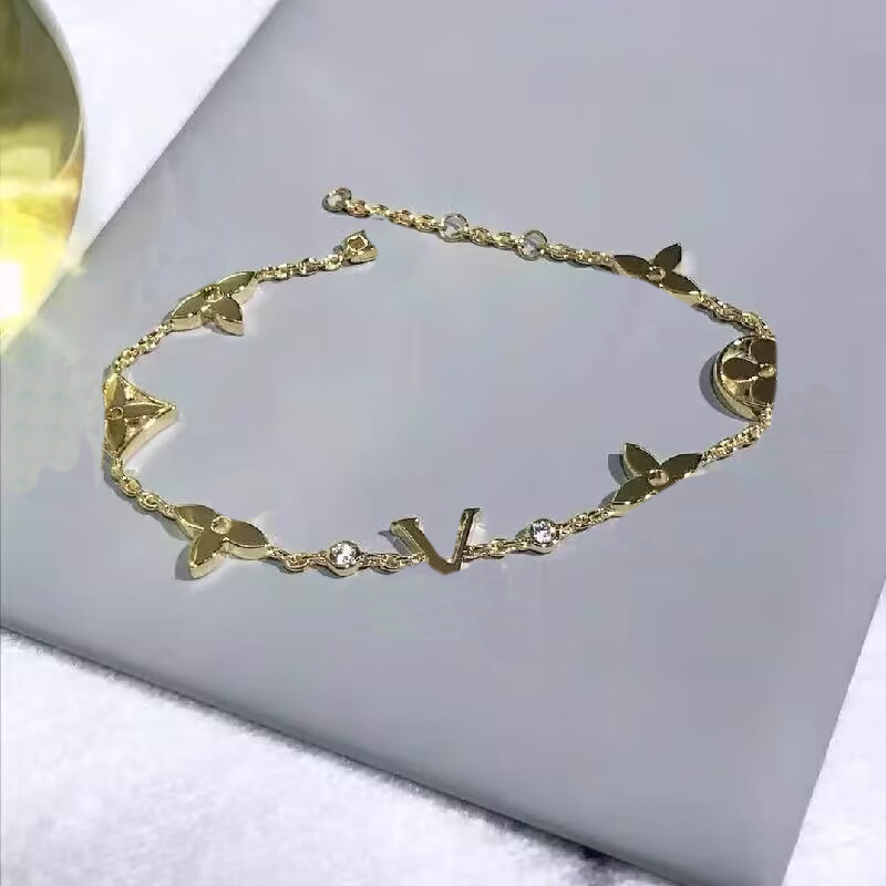 Bracelet designers Jewelry charm luxury bracelet chain diamond luxurious hand ornament popular cjeweler girls cute bracelets designer for women
Bracelet designers Jewelry charm luxury bracelet chain diamond luxurious hand ornament popular cjeweler girls cute bracelets designer for women