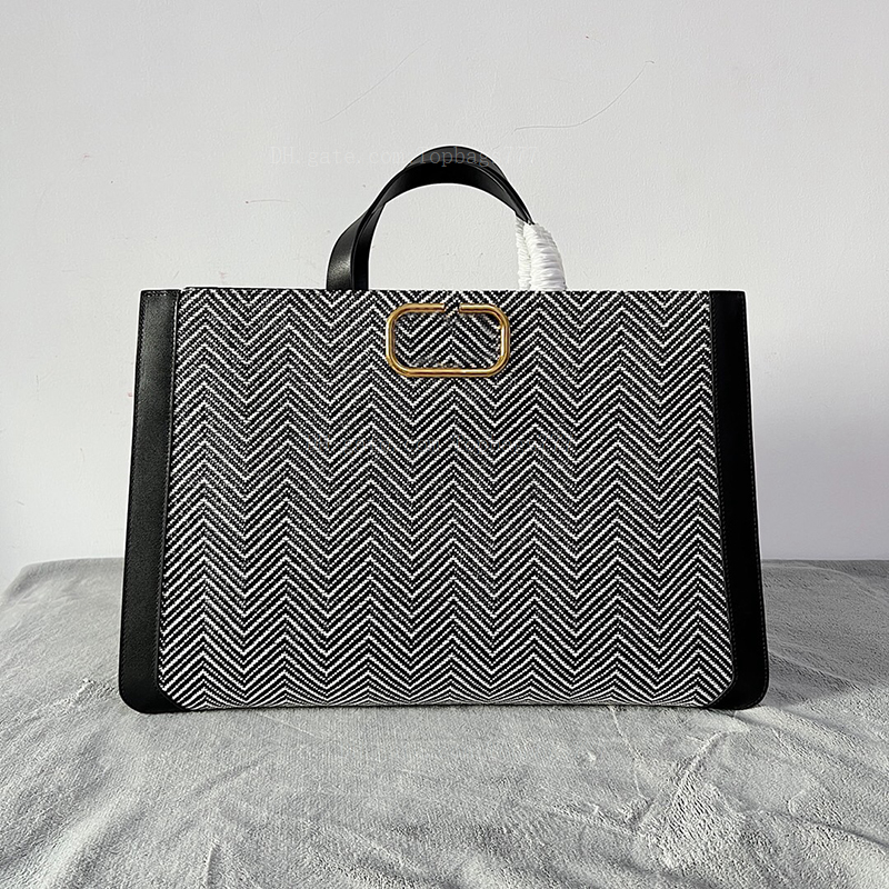 V brand Genuine Leather Designer Luxury Tote Bags Lady Handbags Woman Shoulder bags Cross body Card Holder Classic bag Wholesale Retro style Calfskin Purses Wallet, Cream
V brand Genuine Leather Designer Luxury Tote Bags Lady Handbags Woman Shoulder bags Cross body Card Holder Classic bag Wholesale Retro style Calfskin Purses Wallet, Cream