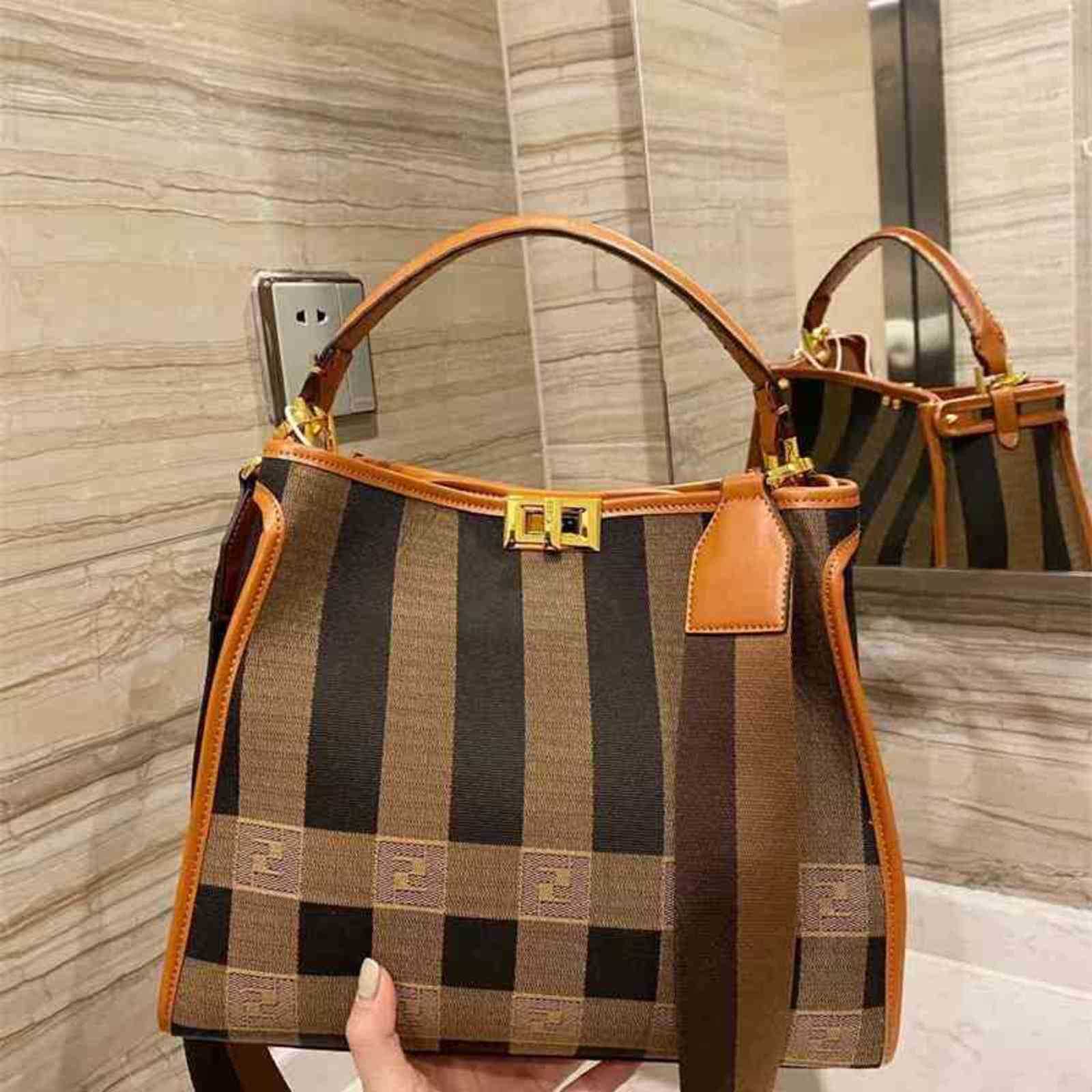 Canvas Wholesale Fend Tote Bag Women's Shopping Designerss Messenger Tote Fashion Brand Bags Crossbody Large Capacity High Quality Bag
Canvas Wholesale Fend Tote Bag Women's Shopping Designerss Messenger Tote Fashion Brand Bags Crossbody Large Capacity High Quality Bag