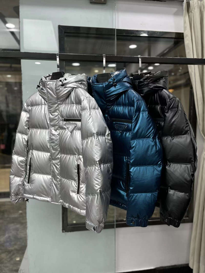 2022 Men Designer Monclair Jacket Chaqueton Mens Dresses Down jacket Women italy Luxury dress Maya windbreaker coat M-3xL
2022 Men Designer Monclair Jacket Chaqueton Mens Dresses Down jacket Women italy Luxury dress Maya windbreaker coat M-3xL