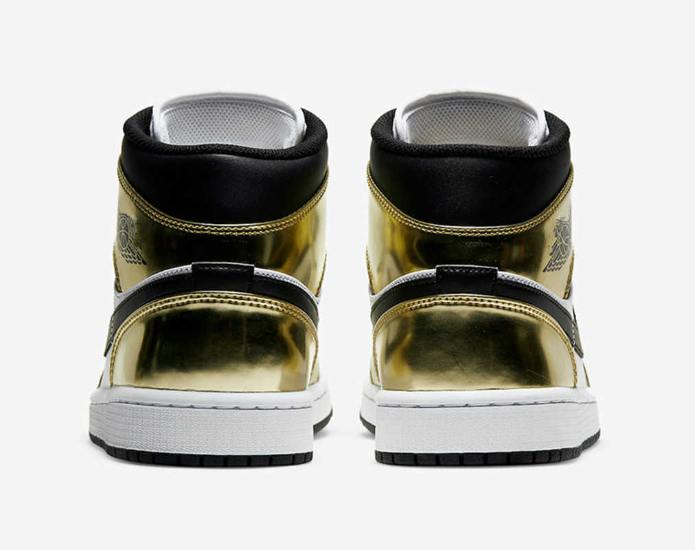 Designer Shoes Jumpman 1 Mid SE Metallic Gold Basketball Top Sports Sneakers Color metallic gold/black/white/black Size 36-47, Box
Designer Shoes Jumpman 1 Mid SE Metallic Gold Basketball Top Sports Sneakers Color metallic gold/black/white/black Size 36-47, Box