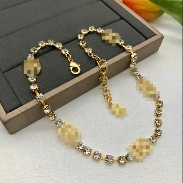Fashion new designed Charm ladies Bracelets hollow out G D Letters with diamonds 18K gold plated women's bracelet necklace sets Designer Jewelry B002
Fashion new designed Charm ladies Bracelets hollow out G D Letters with diamonds 18K gold plated women's bracelet necklace sets Designer Jewelry B002