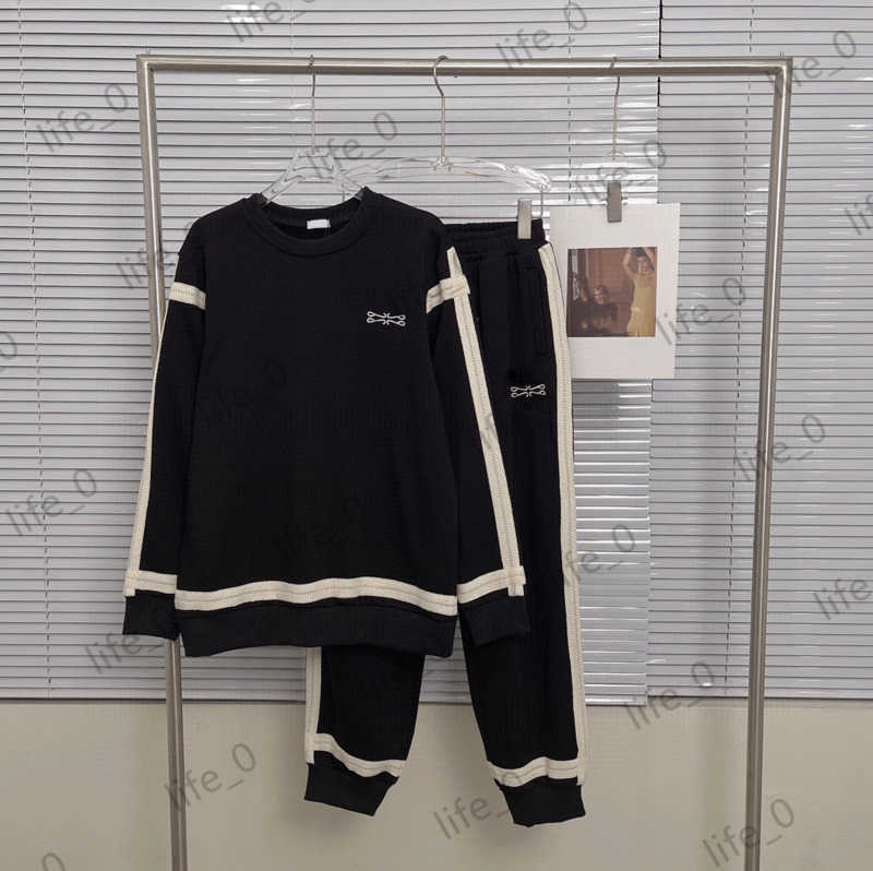 Brand Womens Two Piece Pants Front Logo Embroidery Round Collar Pullover Jackets Tops Elastic Waist Stripe Trousers Casual Sports Style Women Tracksuits 1970, 12
Brand Womens Two Piece Pants Front Logo Embroidery Round Collar Pullover Jackets Tops Elastic Waist Stripe Trousers Casual Sports Style Women Tracksuits 1970, 12