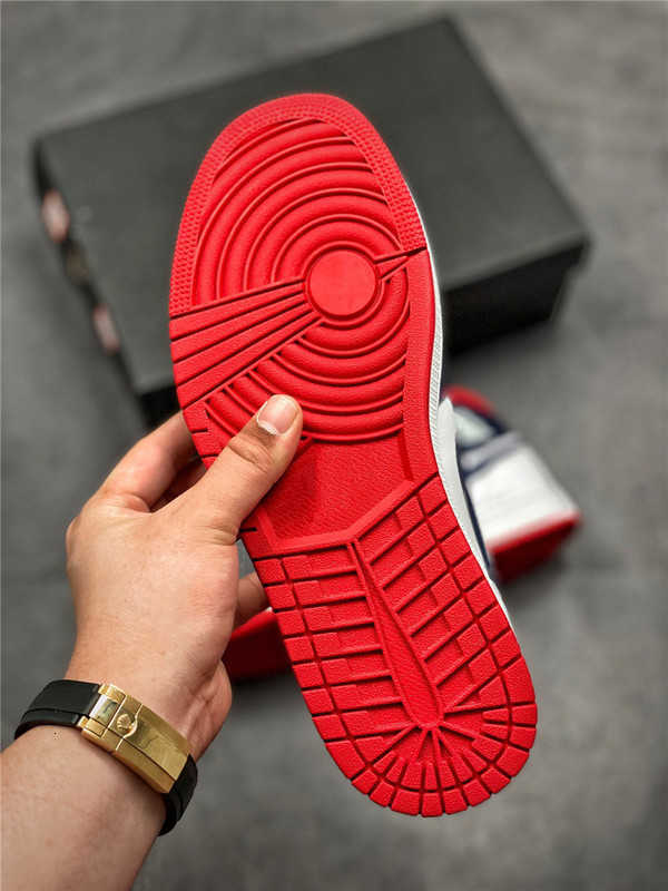 Designer Shoes Jumpman 1 Mid SE USA White Blue Red Sport Rr Wings 1s Wholesale Athletic Sneakers Skateboard Trainers, 01
Designer Shoes Jumpman 1 Mid SE USA White Blue Red Sport Rr Wings 1s Wholesale Athletic Sneakers Skateboard Trainers, 01