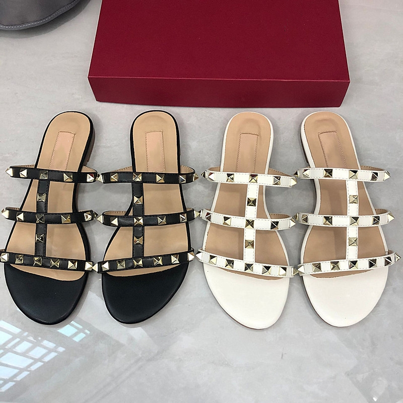 

2022 New Luxury Women Flat Rivet Valen Espadrilles Shoes Black Sandals Casual Flat Leather Slippers Flip Flops 35-43 V Dust Bag