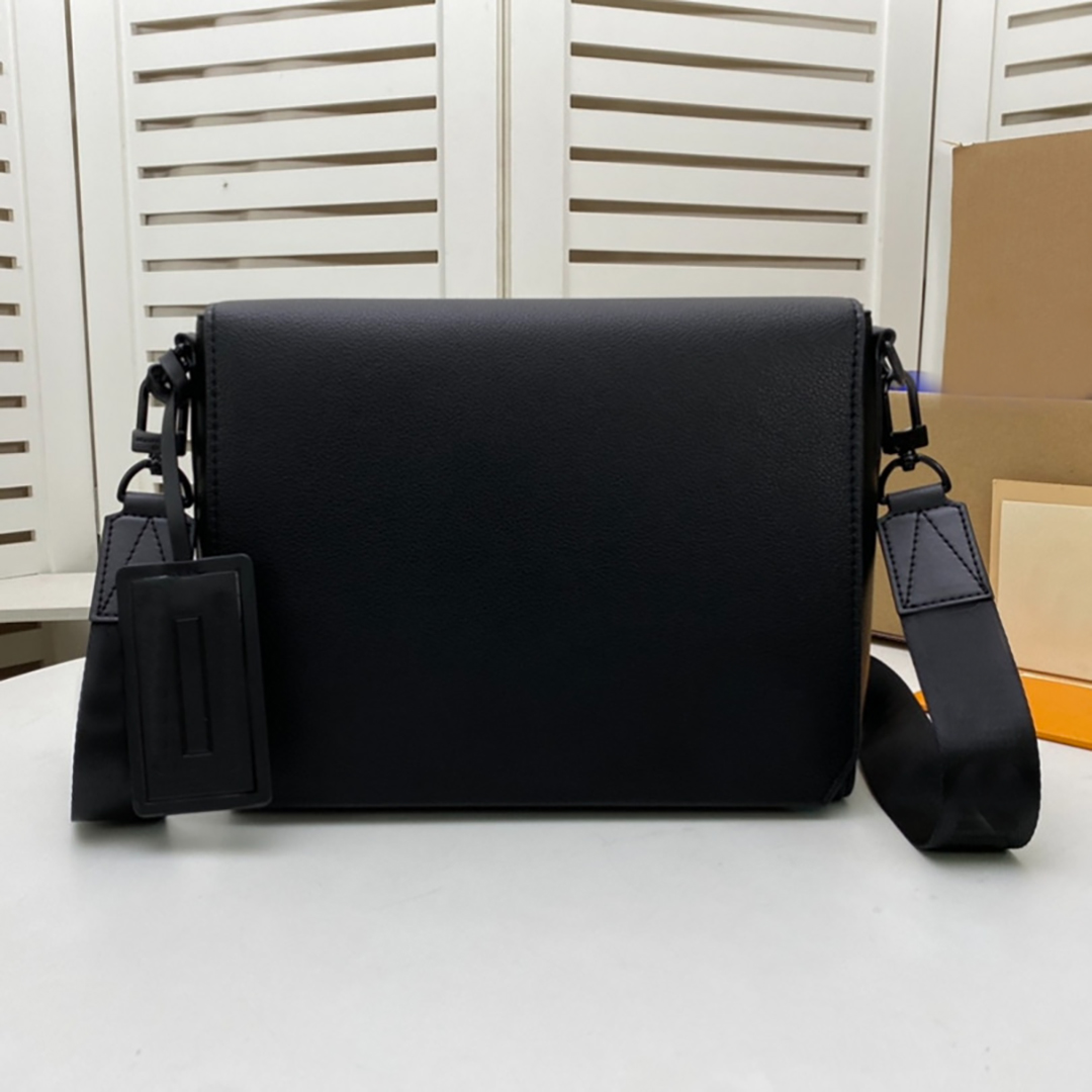 7A Designer Bag Aeogram Men Business Handbag Genuine Leather with Wide Nylon Shoulder Straps, Black
7A Designer Bag Aeogram Men Business Handbag Genuine Leather with Wide Nylon Shoulder Straps, Black