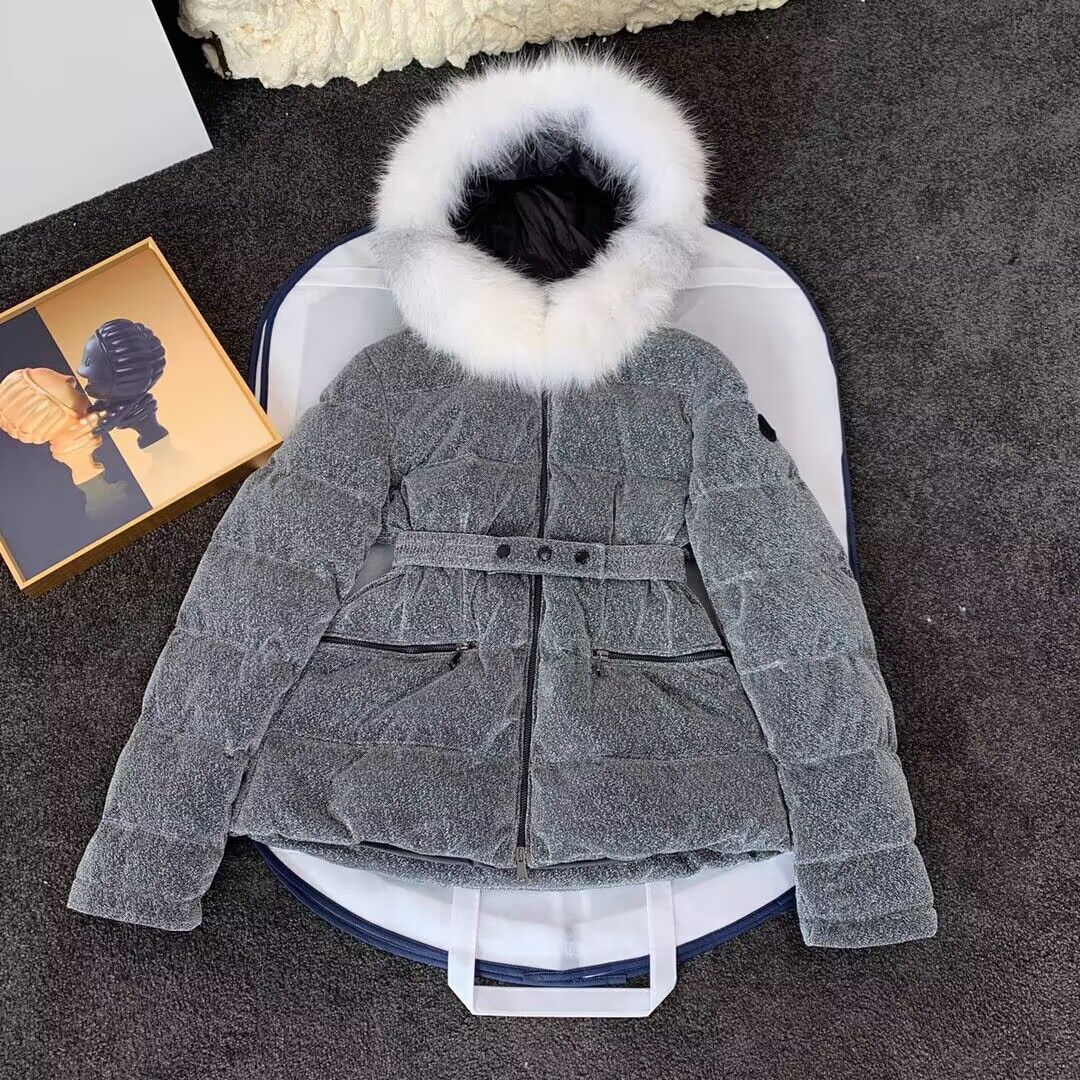 Women's Winter jackets White Duck Down Jacket Woman long Puffer Coat thick warm Women Real wolf Fur Collar coats Hooded Waterproof parkas Designers
Women's Winter jackets White Duck Down Jacket Woman long Puffer Coat thick warm Women Real wolf Fur Collar coats Hooded Waterproof parkas Designers