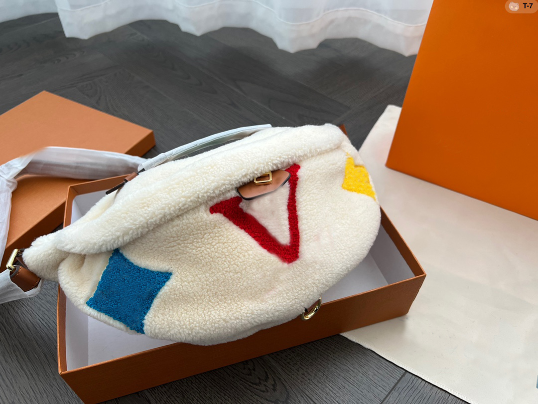 Women Crossbody Bag Teddy Bumbag Designer Mens Fluffy Chest bags Fashion Waist Belts Fuzzy Bum Bag Cross Body Handbags Fanny Pack Purses, 31*16cm 
Women Crossbody Bag Teddy Bumbag Designer Mens Fluffy Chest bags Fashion Waist Belts Fuzzy Bum Bag Cross Body Handbags Fanny Pack Purses, 31*16cm