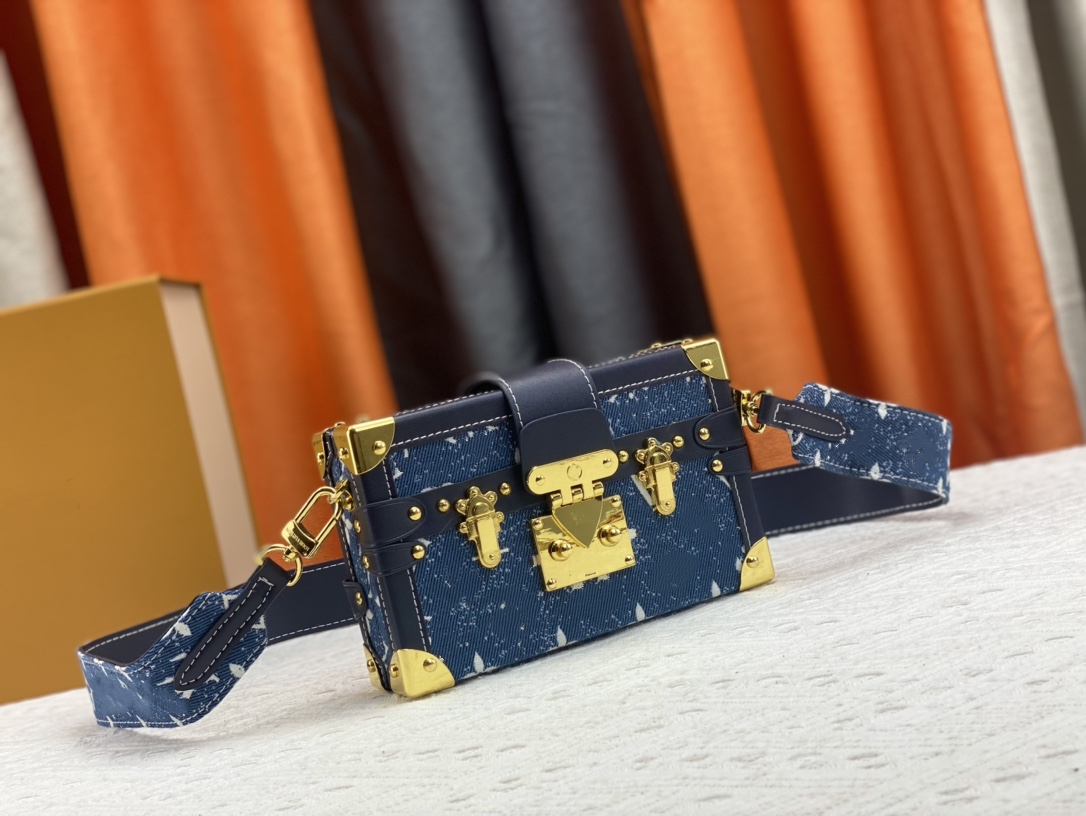 Petite Malle M86286 Women Toiletry Pouch Clutch Shoulder Bag Canvas Icons Handbag M44199 Bags Size 20cm 12cm 5cm Box Mini Trunk Canvas louiseitys viutonity Lvity, White
Petite Malle M86286 Women Toiletry Pouch Clutch Shoulder Bag Canvas Icons Handbag M44199 Bags Size 20cm 12cm 5cm Box Mini Trunk Canvas louiseitys viutonity Lvity, White