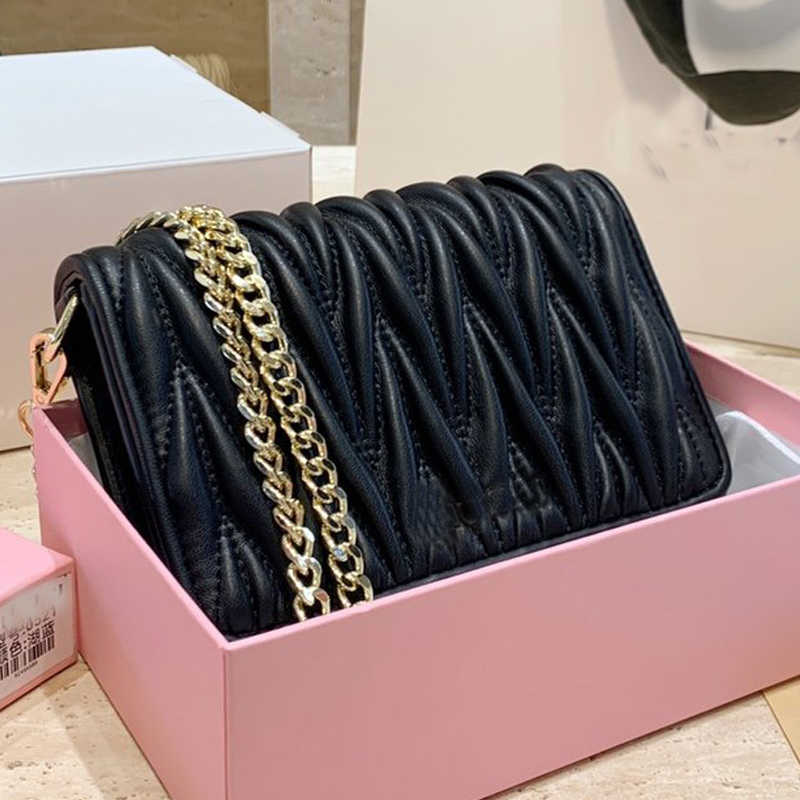 Briefcases Flip Mini Handbag Soft Lambskin Leather Shoulder Bag Detachable Gold Chain Crossbody Bag Flap Messneger Bags Wrinkle Wallet Gift Box
Briefcases Flip Mini Handbag Soft Lambskin Leather Shoulder Bag Detachable Gold Chain Crossbody Bag Flap Messneger Bags Wrinkle Wallet Gift Box