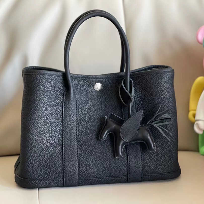 h bag Fashion designer H ermese bag 2022 new h family garden women manual wax thread Togo cowhide lychee leather portable Tote, Orange
h bag Fashion designer H ermese bag 2022 new h family garden women manual wax thread Togo cowhide lychee leather portable Tote, Orange