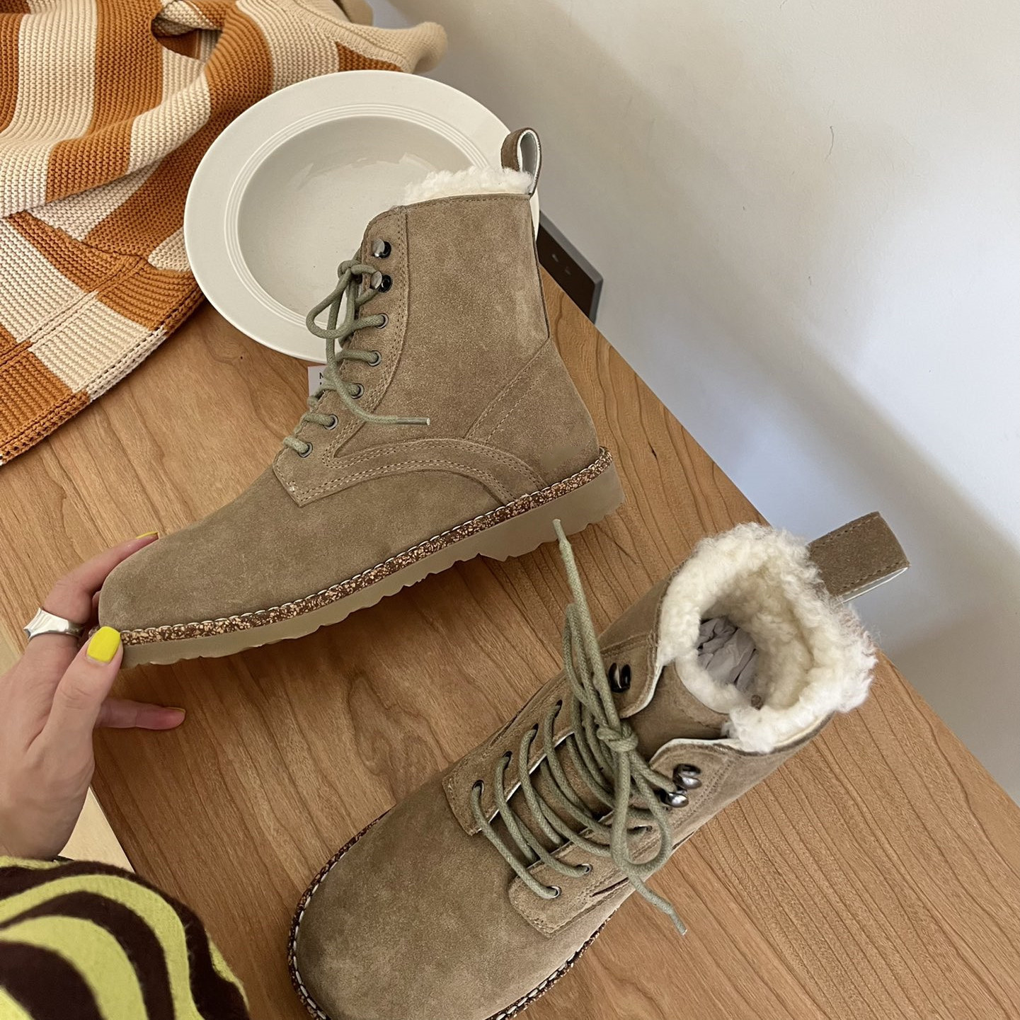 Sherpa Lamb Fur Lined Designer Boots Women Lace-Up Ankle Suede Leather Boot stocks Birk Bryson Tan Chestnut Snow Booties High Top Outdoor Hiking Shoes Trainer, Fill postage
Sherpa Lamb Fur Lined Designer Boots Women Lace-Up Ankle Suede Leather Boot stocks Birk Bryson Tan Chestnut Snow Booties High Top Outdoor Hiking Shoes Trainer, Fill postage