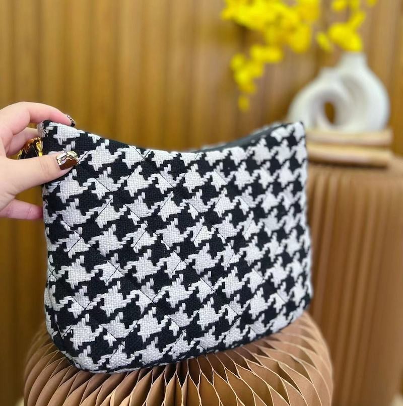 CC bag Luxury Designer bags fashionbags womens handbags black handbag crossbody Classic quilted versatile hippie armpit women sling vintage hobo bags, Empty box 
CC bag Luxury Designer bags fashionbags womens handbags black handbag crossbody Classic quilted versatile hippie armpit women sling vintage hobo bags, Empty box