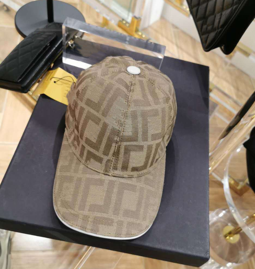 Fashion Designer Classic Letters Presbyopic Peaked Cap Sun Protection Sunshade Retro Spring and Summer Baseball Caps, Aspic
Fashion Designer Classic Letters Presbyopic Peaked Cap Sun Protection Sunshade Retro Spring and Summer Baseball Caps, Aspic
