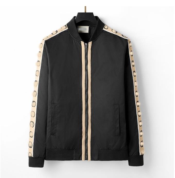 Designer mens jacket spring and autumn windrunner tee fashion hooded sports windbreaker casual zipper jackets clothing
Designer mens jacket spring and autumn windrunner tee fashion hooded sports windbreaker casual zipper jackets clothing