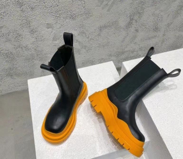 boot TIRE mona Leather Martin Ankle Chaelsea Boot Fashion Wave Colored Rubber Outsole Elastic Webbing Comfort 001
boot TIRE mona Leather Martin Ankle Chaelsea Boot Fashion Wave Colored Rubber Outsole Elastic Webbing Comfort 001