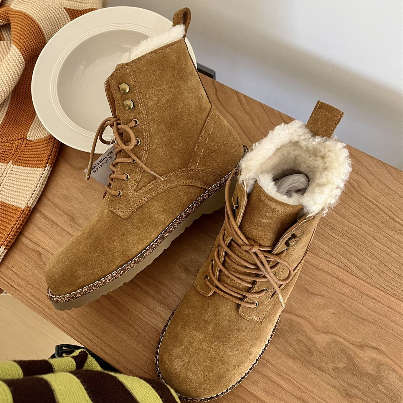 Designer Birk Stocks Women Boots Lace Up Shearling Lamb Fur Lined Booties Casual Shoes Boston Clogs Cork Flat Trainer Lady Fashion Suede Leather Booties Platforms, Fill postage
Designer Birk Stocks Women Boots Lace Up Shearling Lamb Fur Lined Booties Casual Shoes Boston Clogs Cork Flat Trainer Lady Fashion Suede Leather Booties Platforms, Fill postage