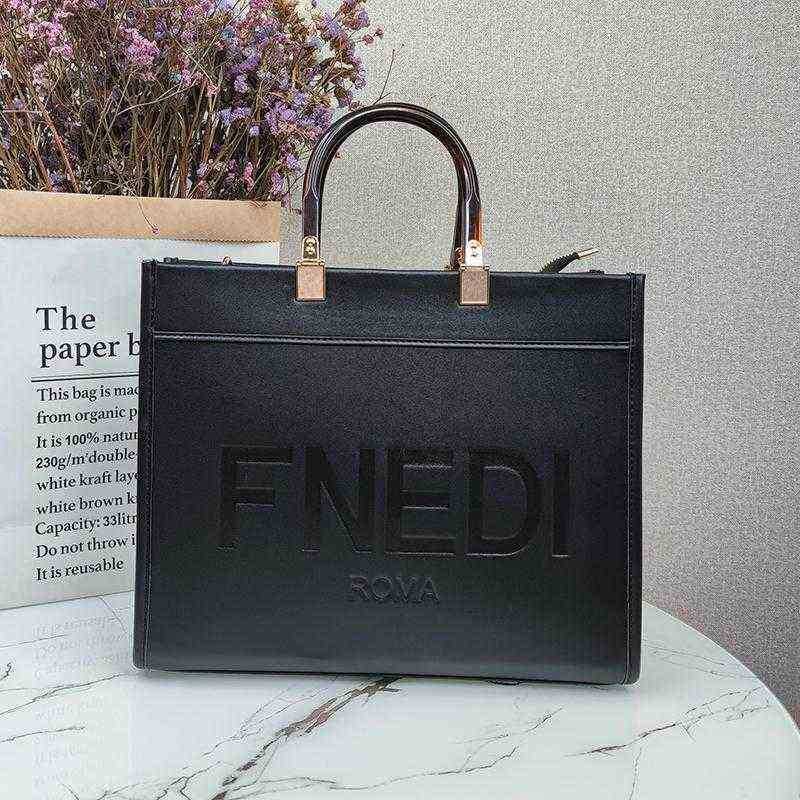 Handbags Outlet women's autumn and winter series new letter portable car sewing solid color sling single Shoulder Messenger Bag, Black
Handbags Outlet women's autumn and winter series new letter portable car sewing solid color sling single Shoulder Messenger Bag, Black