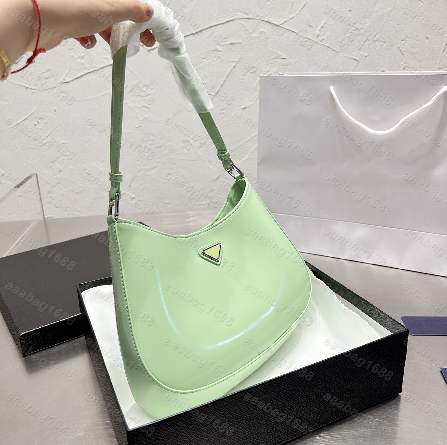 luxury bags Subaxillary Cleos shoulder bag designer woman triangle the tote bag cowhide genuine leather crossbody mens wallet card holders fanny pack bumbag
luxury bags Subaxillary Cleos shoulder bag designer woman triangle the tote bag cowhide genuine leather crossbody mens wallet card holders fanny pack bumbag