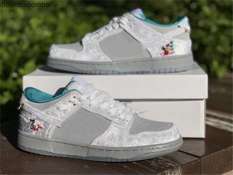 Authentic Dunks Low Ice DO2326-001 Shoes Outdoor white blue Sports Sneakers Women Mens With Original
Authentic Dunks Low Ice DO2326-001 Shoes Outdoor white blue Sports Sneakers Women Mens With Original