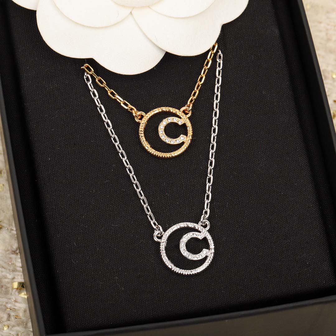 2022 Luxury quality Charm pendant necklace with diamond round shape have box stamp PS3479A
2022 Luxury quality Charm pendant necklace with diamond round shape have box stamp PS3479A