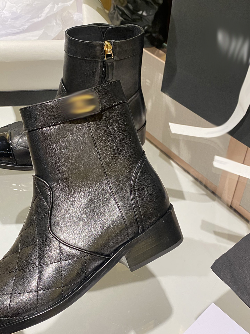 Luxury alps and ankle snow boots winter navy shiny nylon print upper paired with cross lacing size 35-40 -H112, Picture color
Luxury alps and ankle snow boots winter navy shiny nylon print upper paired with cross lacing size 35-40 -H112, Picture color