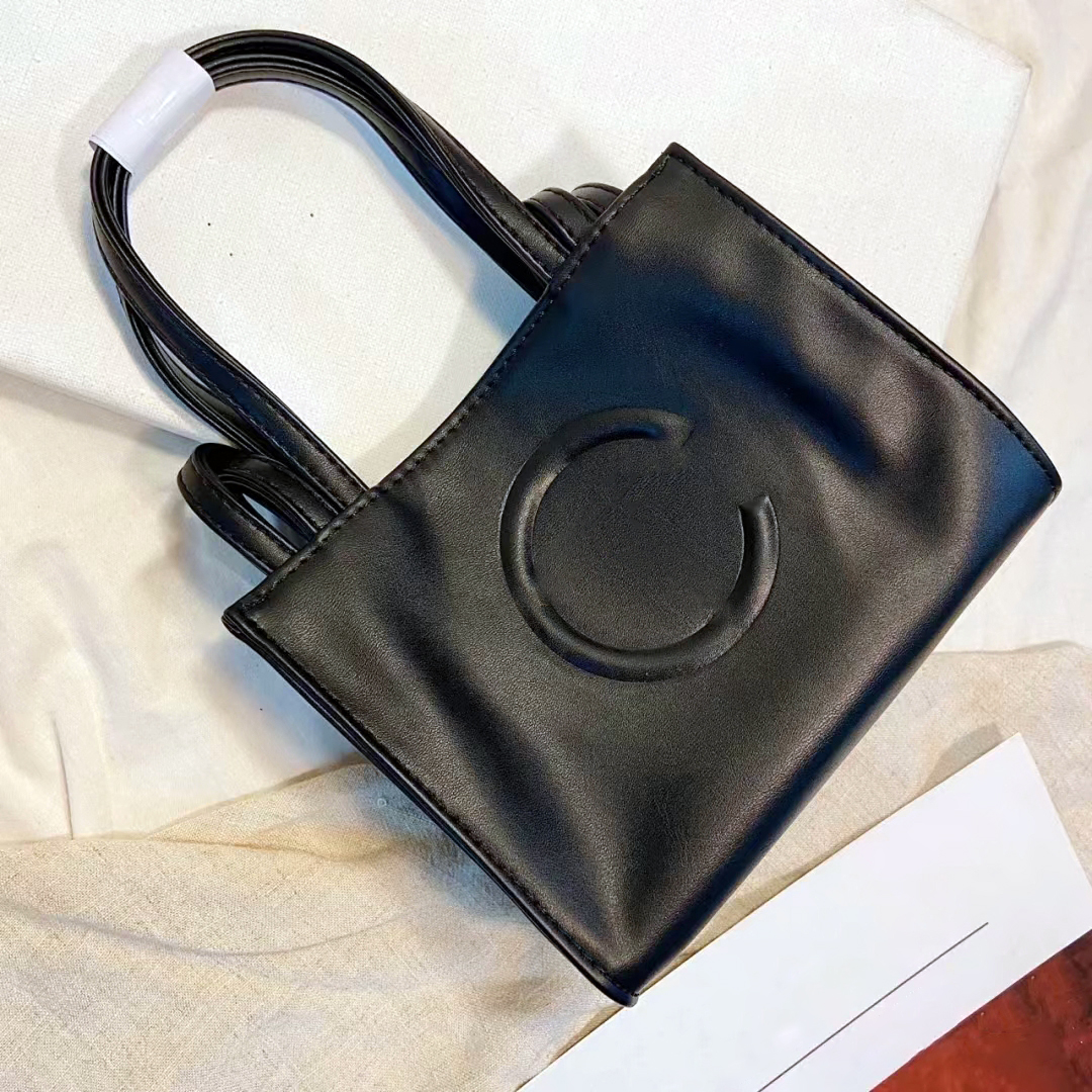 Summer travel vacation CrossBody Designers Shopping Bags totes Luxurys womens men Portable Luggage Fashion Wallets PU famous Shoulder hangbag weekend top handle, Carton
Summer travel vacation CrossBody Designers Shopping Bags totes Luxurys womens men Portable Luggage Fashion Wallets PU famous Shoulder hangbag weekend top handle, Carton