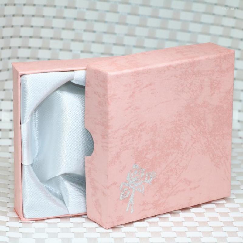 Jewelry Pouches Delicate Box For High Grade Bracelet Pendant Earrings Beads Pins Wholesale 5pcs Red Golden Pink 21 90mm Packaging B2842
Jewelry Pouches Delicate Box For High Grade Bracelet Pendant Earrings Beads Pins Wholesale 5pcs Red Golden Pink 21 90mm Packaging B2842