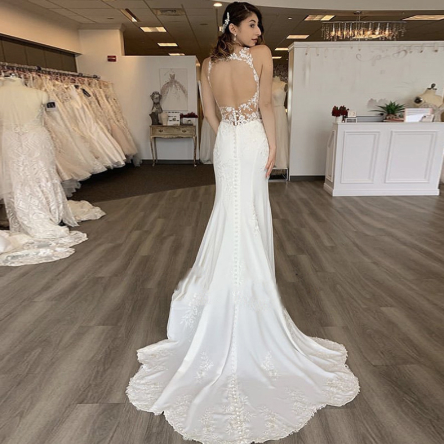 Gorgeous Mermaid Wedding Dress Halter Appliques Bridal Dresses Covered Button Backless Sweep Train Lace Wedding Gowns