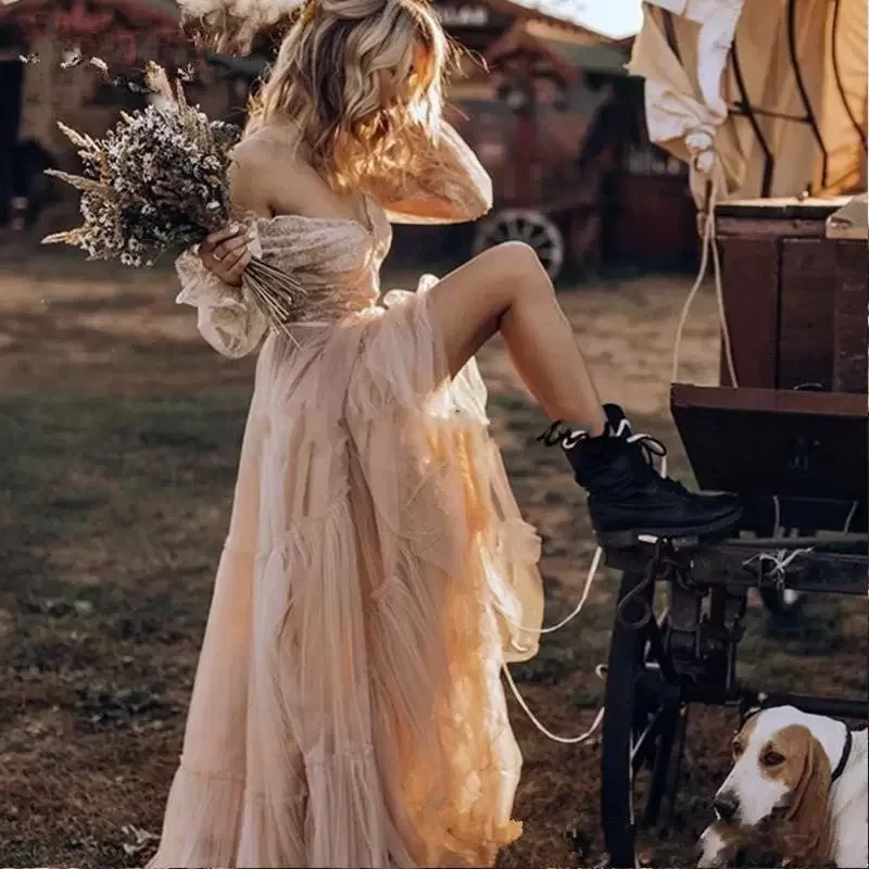 Romantic Country Western Wedding Dresses Lace Boho Bridal Gowns Long Sleeve Striking Hippie Style A Line Dress, White
Romantic Country Western Wedding Dresses Lace Boho Bridal Gowns Long Sleeve Striking Hippie Style A Line Dress, White