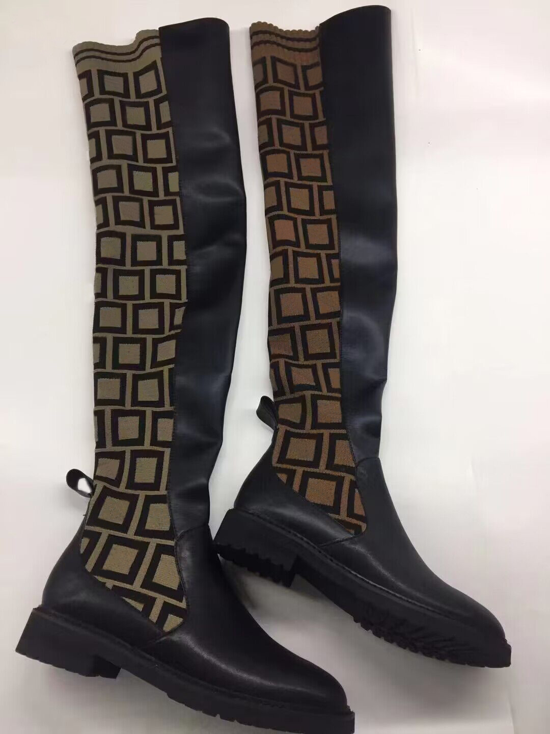 Autumn winter womens Socks boots Soft cowhide Knitted elastic platform Long boots designer High boot Leather lady letter shoe Flat women shoes size 35-41-42 With box, Brown
Autumn winter womens Socks boots Soft cowhide Knitted elastic platform Long boots designer High boot Leather lady letter shoe Flat women shoes size 35-41-42 With box, Brown